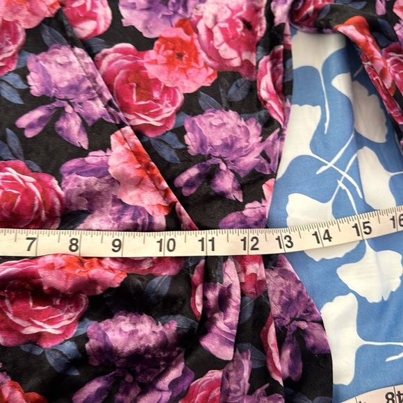 Reserved Floral Wrap Neckline Mini Women’s Dress Size Large - Picture 9 of 11